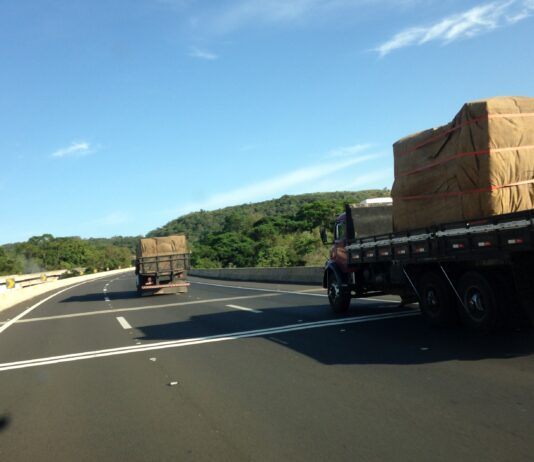 Caminhoneiros não se veem na profissão em dez anos caminhoneiros