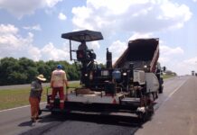AB Triângulo realiza serviços no pavimento da SP310 e 326