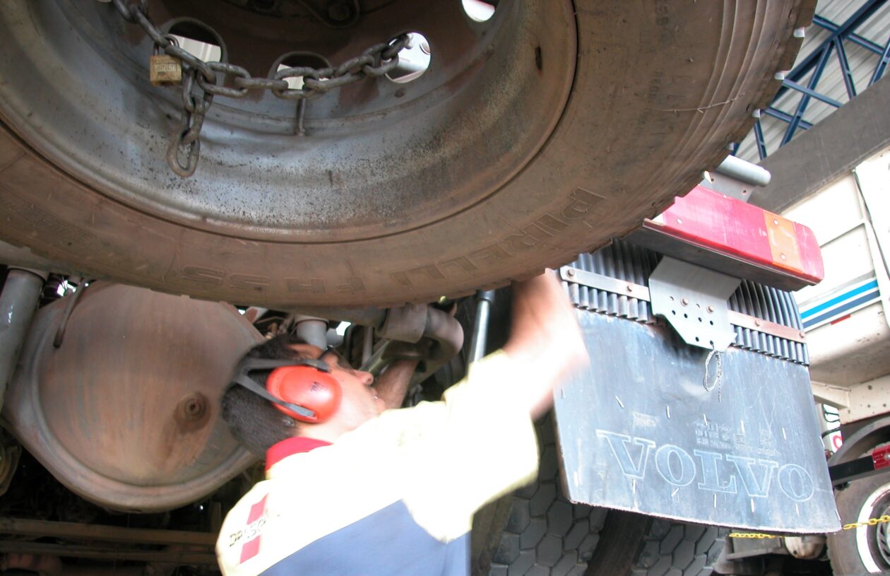Aprenda a poupar freios na descida de serra para evitar acidentes