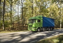 Scania vence prêmio na Alemanha com caminhão híbrido recém-lançado