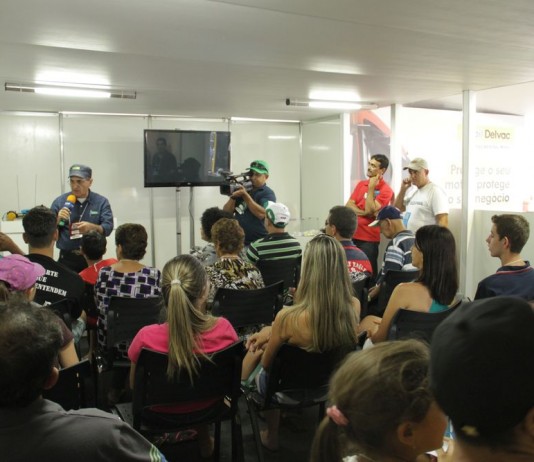 Palestras na Feira do Carreteiro contribuem para melhorar desempenho do motorista