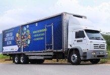 Projeto da Alcoa leva informação e entretenimento a motoristas de caminhão