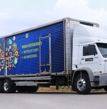 Projeto da Alcoa leva informação e entretenimento a motoristas de caminhão