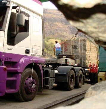 Confira algumas dicas de como fazer a amarração da carga corretamente