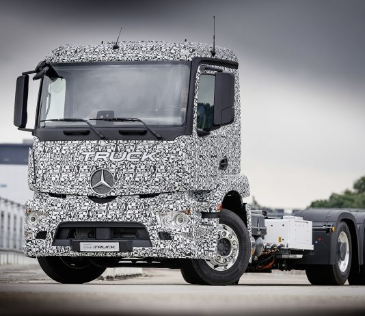 Daimler Trucks apresenta caminhão elétrico para distribuição urbana