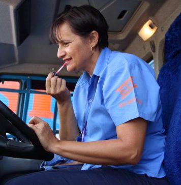 Outubro Rosa: mulheres motoristas destacam a importância da saúde para uma condução segura