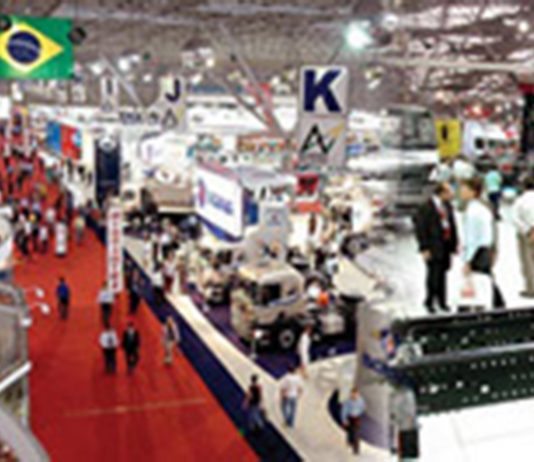 Expositores comemoram resultados da Fenatran