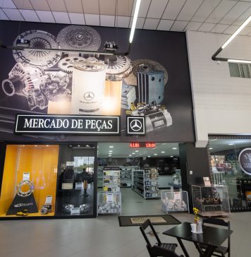 Mercedes-Benz inaugura mercado de peças com conceito de autoatendimento