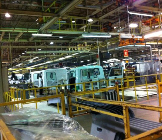 Aos poucos, montadoras retomam a produção de caminhões exportação