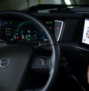 Manual digital ajuda a melhorar condução do caminhão