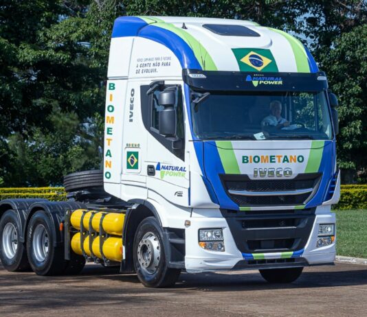 Iveco apresenta caminhão a gás no Brasil Foto-RCGPhotoFilms