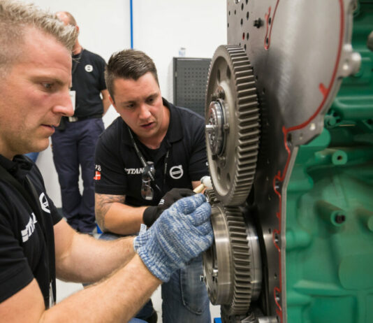 Mecânicos da Volvo vão à final de competição na Suécia