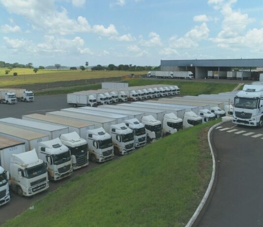 Evento para recrutar motoristas carreteiros