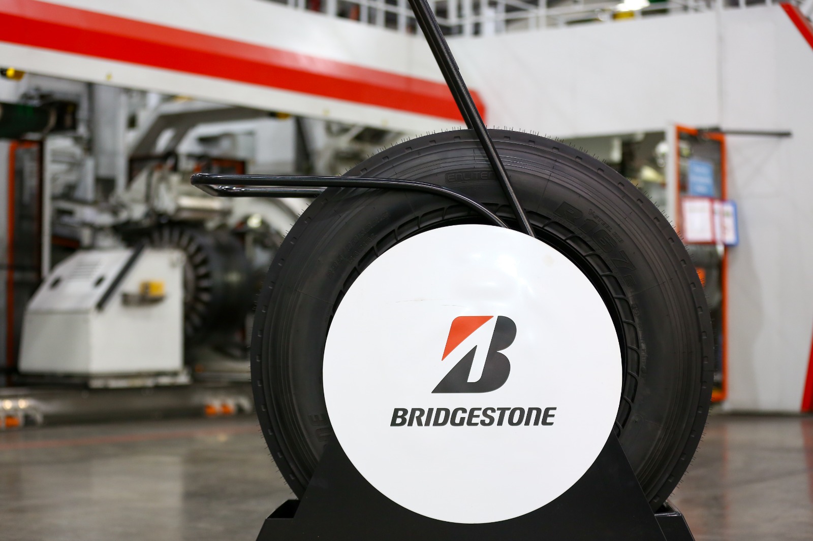 Bridgestone lança pneu urbano R167E com 20% mais quilometragem R167E