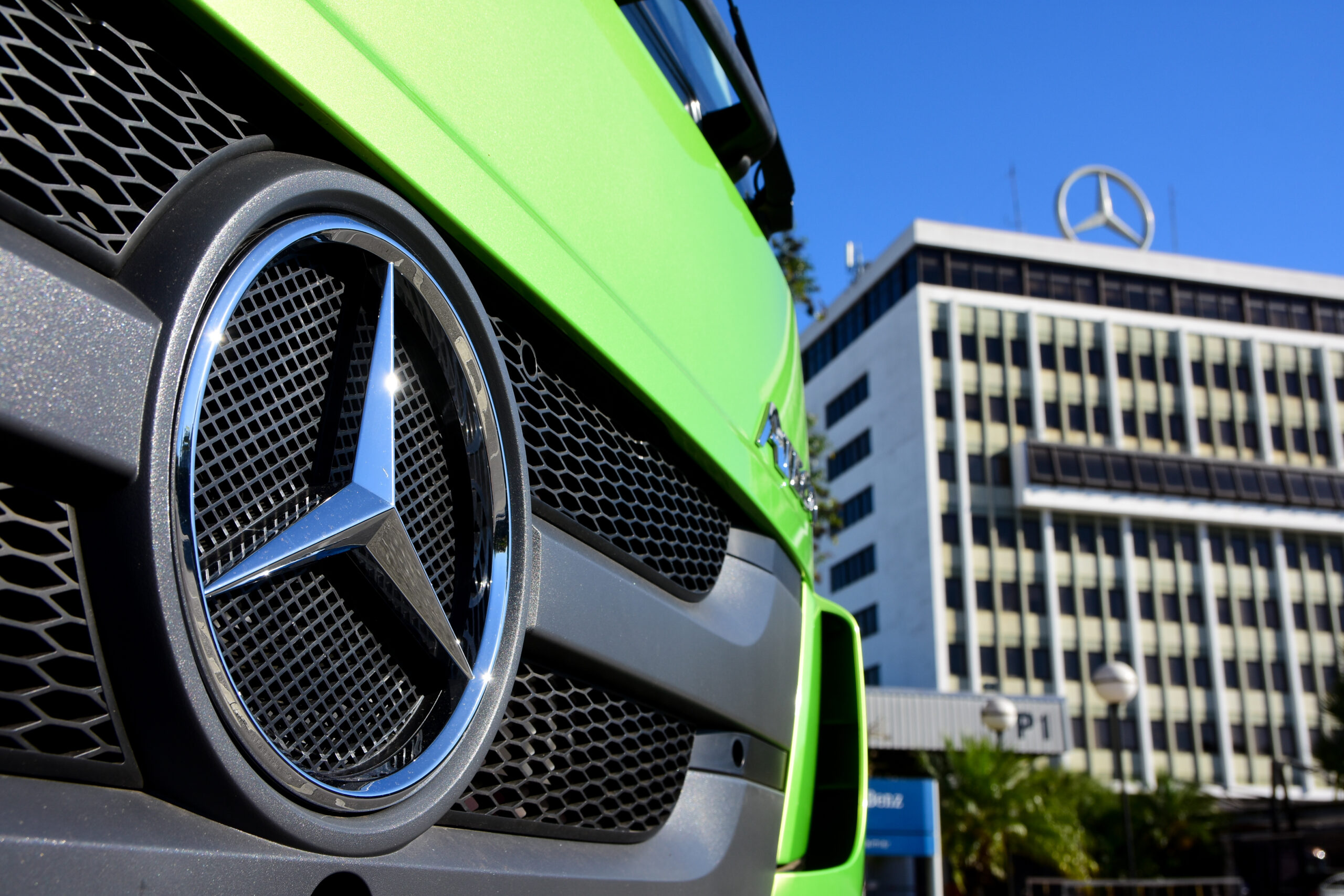 Mercedes-Benz confirma testes com caminhões a gás no Brasil Mercedes-Benz