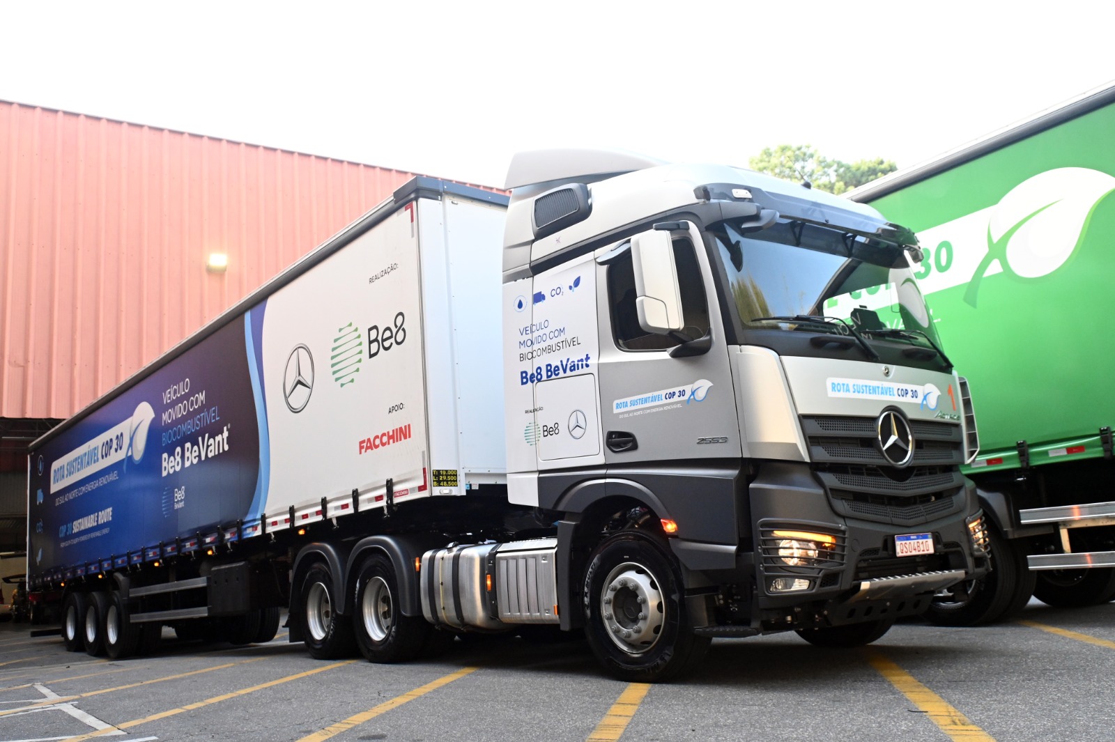 Mercedes-Benz e Be8 percorrem 4 mil km com biocombustível BVant