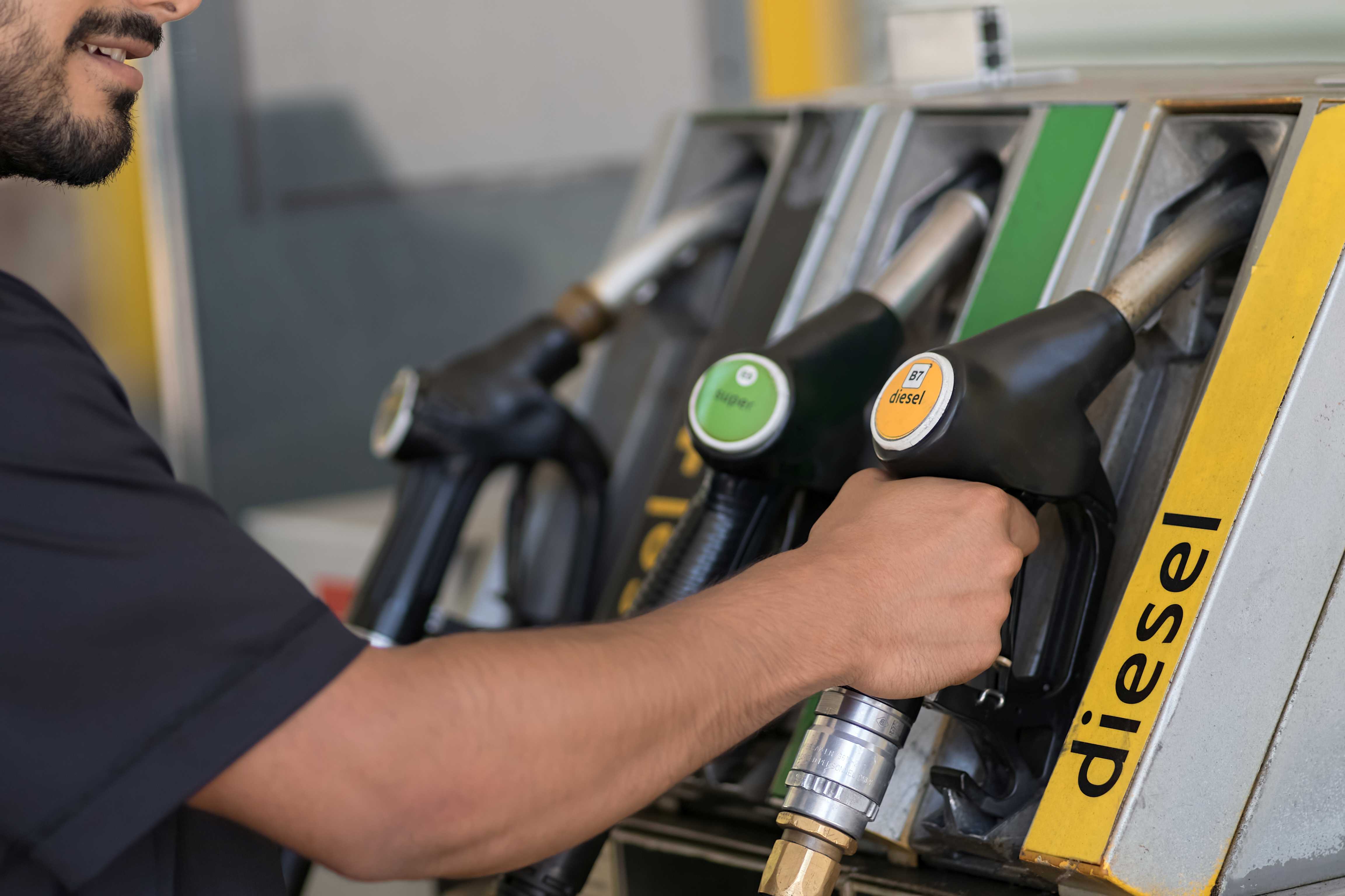 Alta do diesel: governo zera PIS e Cofins Alta d diesel